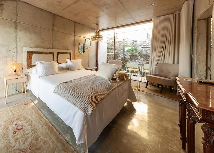 Casa Ameias مزرعة للإقامة